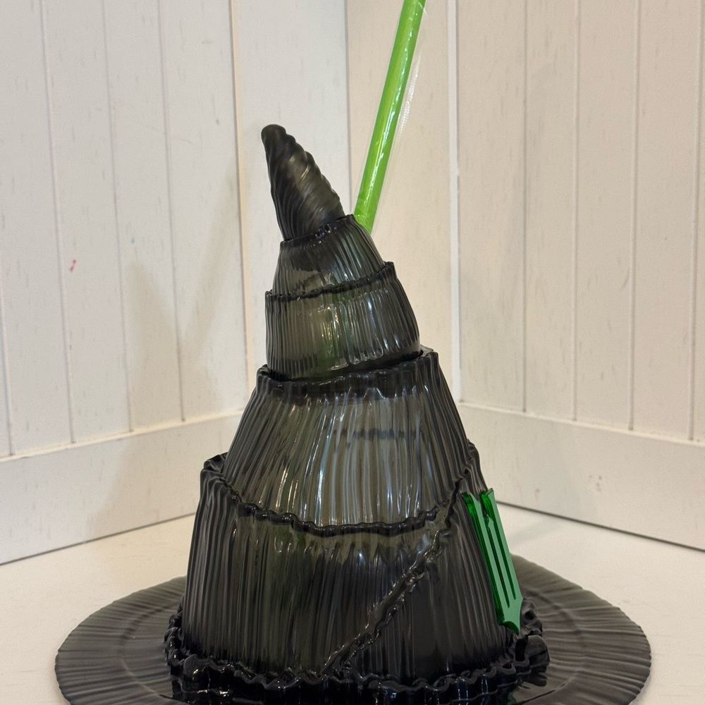 WICKED Elphaba Witch Hat Cup (Regal Exclusive) - NEW SEALED Wizard Of Oz - Picture 3 of 7